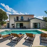 Villa Zara Musalez