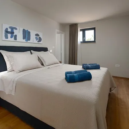 Zara Villa