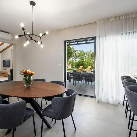 Zara Villa *